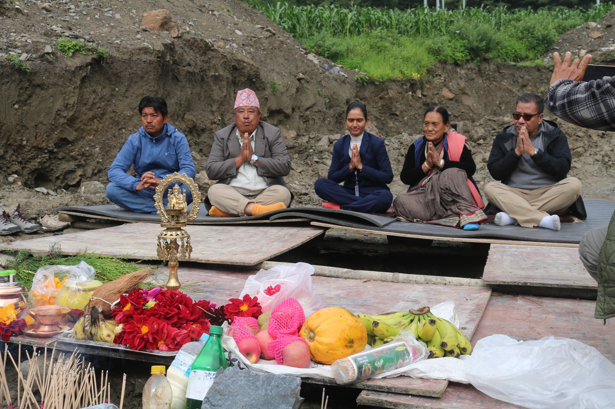 आठ वर्षपछि गाउँपालिकाको प्रशासकीय भवन बन्दै